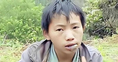 ​杨六斤：被母亲抛弃吃野菜长大，获善款500万，他的做法催人泪