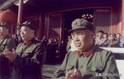 ​南京军区的司令员18年没有更换，但政委却换了三位，他们是谁？