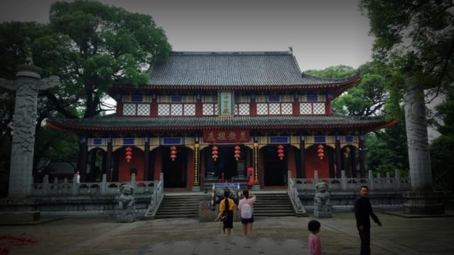 被历代帝王特许世袭的中国道教第一府,道家洞天福地,梦幻龙虎山