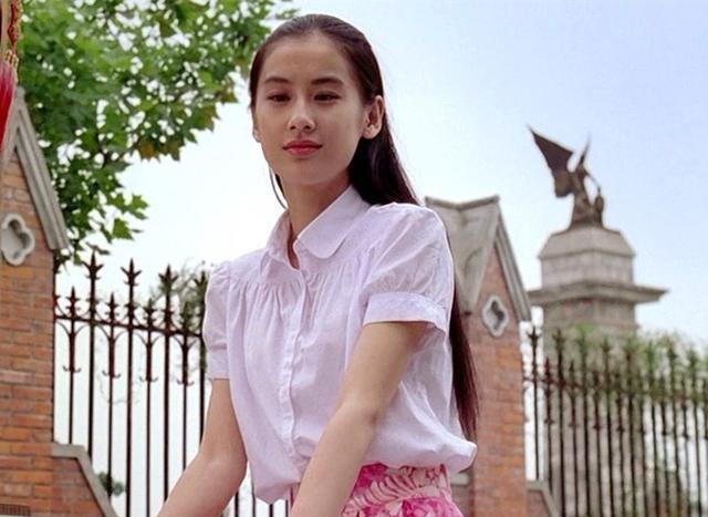 演戏被嘲“海娃死了”,带娃形同陌生人,阔太黄圣依究竟还会啥?