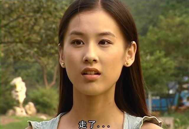 演戏被嘲“海娃死了”,带娃形同陌生人,阔太黄圣依究竟还会啥?