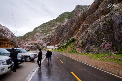 ​文成公主庙，因其悠久的历史文化，被当地人称为玉树高原洞天福地