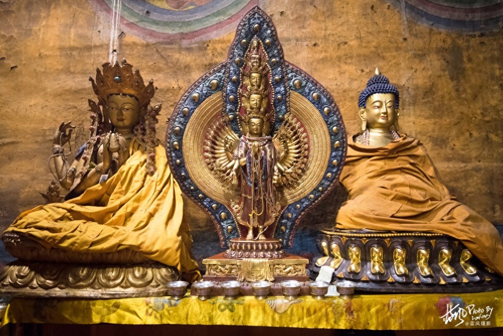 文成公主庙,因其悠久的历史文化,被当地人称为玉树高原洞天福地