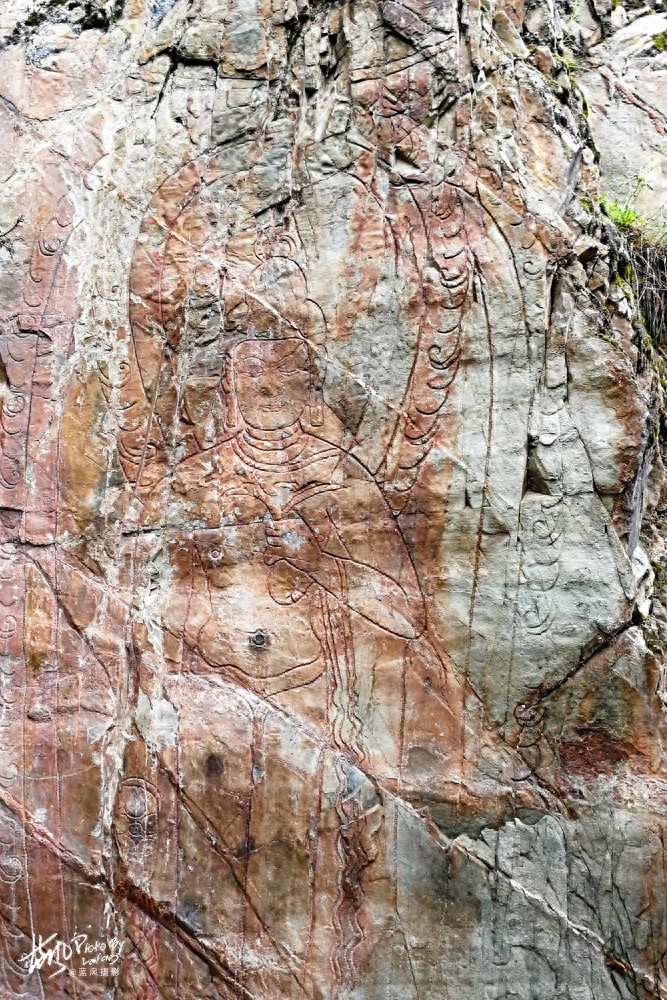 文成公主庙,因其悠久的历史文化,被当地人称为玉树高原洞天福地