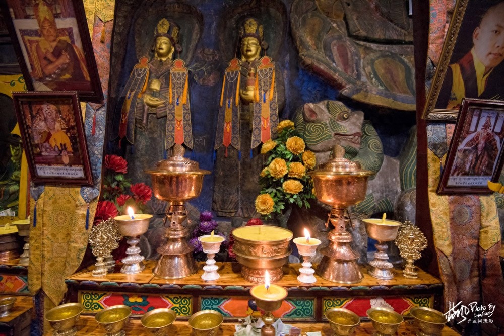 文成公主庙,因其悠久的历史文化,被当地人称为玉树高原洞天福地