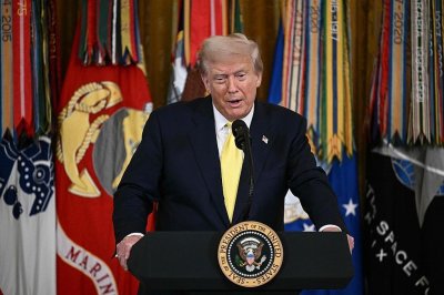 ​特朗普就美俄元首会晤表态：普京无需同意和泽连斯基会面