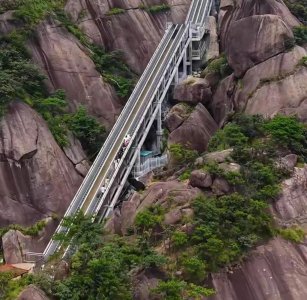 ​花1.27亿元，给大山装上室外扶梯，景区回应：正在内测，可免费乘坐体验