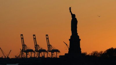 ​407类产品！美国钢铝关税征收范围扩大，“午夜突袭”令进口商措手不及