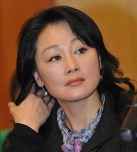​王姬：爆红背后是一世辛酸，儿子31岁未婚单身，62岁当姥姥幸福吗