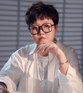 ​又爱哭又爱忘词的王靖雯，凭什么以第一名进《中国好声音》决赛？