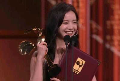 ​万人痛批李庚希拿影后！成龙，这就是为啥我们不愿去电影院的答案