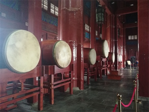 京城700年钟鼓楼,25面大鼓每天7场表演,63吨大钟堪称古钟之王