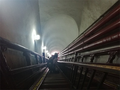 京城700年钟鼓楼,25面大鼓每天7场表演,63吨大钟堪称古钟之王