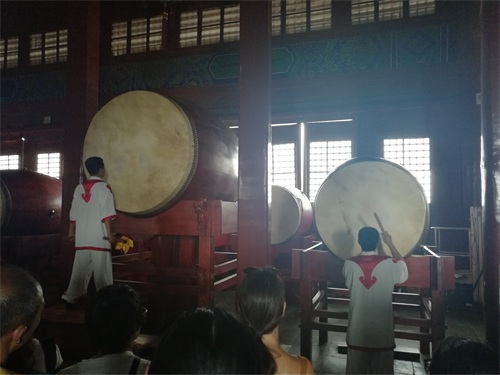 京城700年钟鼓楼,25面大鼓每天7场表演,63吨大钟堪称古钟之王
