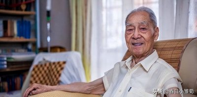 ​许渊冲：百年热爱，他是把《静夜思》翻译得最唯美的人