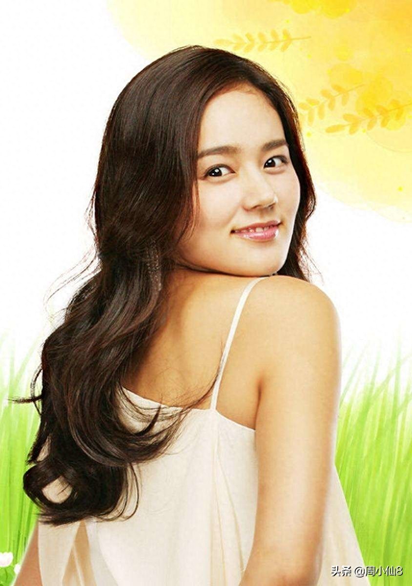 明星韩佳人，韩国娱乐圈影视演员，被誉为韩国“媚鼻女王”