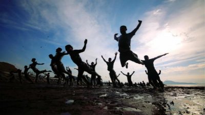 ​上海武警猎豹突击队特战队员战高温、斗酷暑 开展魔鬼训练砺刀锋