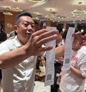 ​记者实探西贝后厨，厨师长谈罗永浩点的烤鱼：需门店二次切配等，不是加热即食