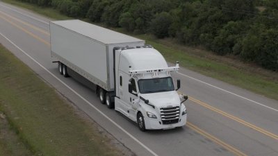 ​首次真·无人卡车路测，由侯晓迪的Bot Auto在成立第二年实现了