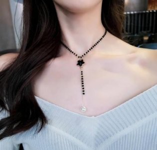 ​趣味测试：4个锁骨链，哪个最好看，测测你的声音有多撩人？