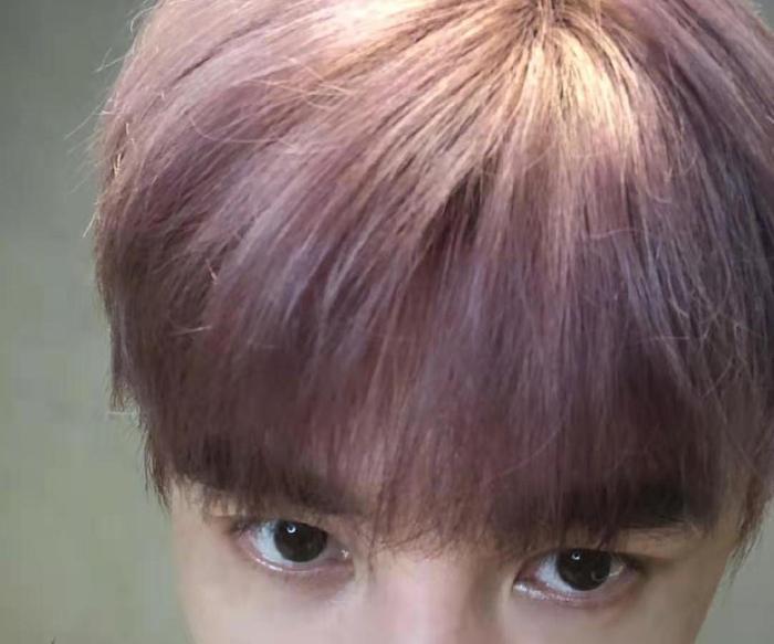 有一种整容叫孙坚换泡泡粉发色，本以为会娘气，结果秒变偶像男主