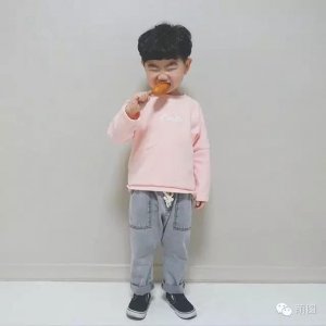 ​搞笑萌图趣事：超人气韩国小正太嘎萌~包子脸小眼睛韩范儿十足！