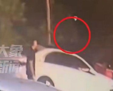 ​6人开奔驰去餐馆消费370元逃单，“追出去只扫了50元，司机驾车跑了，3人下车