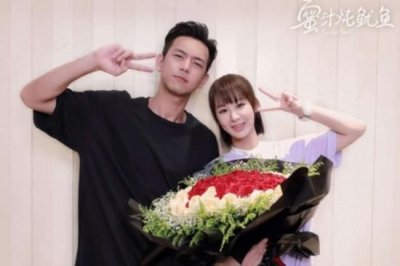 ​亲爱的热爱的剧组封面，佟年的鞋带和韩商言有关，导演用心了