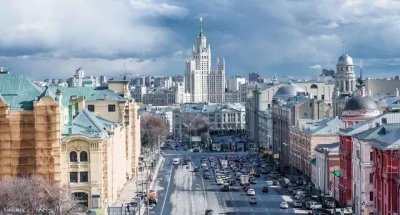 ​好多村民都去了俄罗斯打工，年收入20万，这个事情靠谱吗？