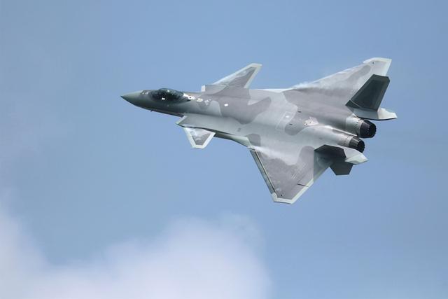 揭秘首飞歼18（神秘的歼18真的存在吗）(3)