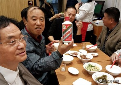 ​资深茅台鉴定师透露：茅台不知真假？看这“5个地方”就轻松辨别