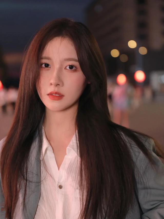 分享100款好看的发型（4个高效变美的发型）(39)