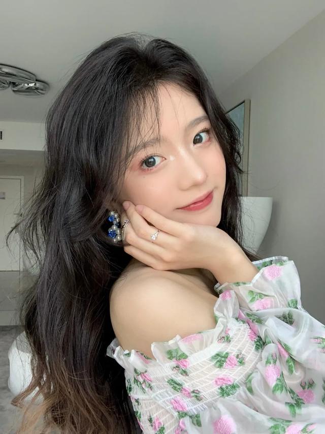 分享100款好看的发型（4个高效变美的发型）(50)