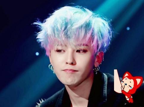 权志龙不愧“亚洲天王”，驾驭各种发型发色，一般人可hold不住！