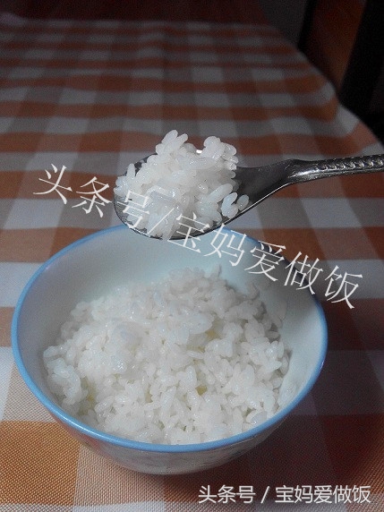 微波炉煮米饭怎么操作(微波炉煮饭的正确方法)