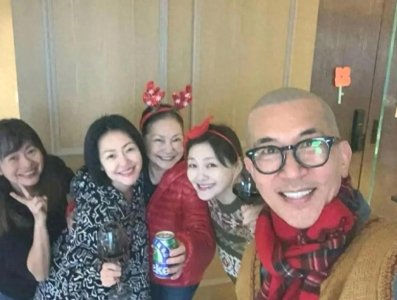 ​小s晒一家合照，具俊晔掌镜，大s瘦身后颜值在线，徐家母女到齐了