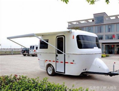 ​不得不服小霸王拖挂房车能睡下五人布局经典又合理，售价不到五万