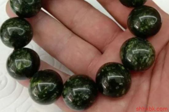 药王石戴左手还是右手