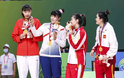 ​cba有女篮吗 ：女篮12人名单更新，高诗岩微博遭嘲讽，巩晓彬意外下岗