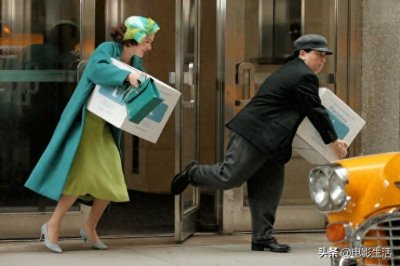 ​《了不起的麦瑟尔夫人》再曝高清片场照，女主瑞秋美爆了