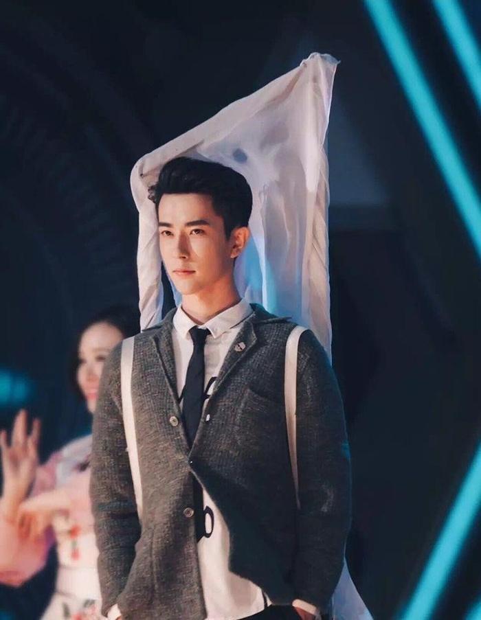 被于朦胧的新照片惊艳, 这还是当年那个怯生生的小孩吗?