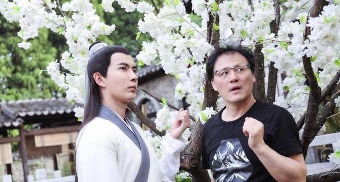 被于朦胧的新照片惊艳, 这还是当年那个怯生生的小孩吗?