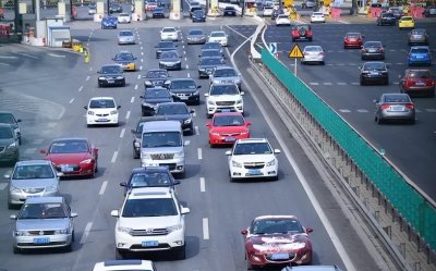 ​我国14亿人口，为啥汽车突然卖不动了？老百姓和专家同时说出实情