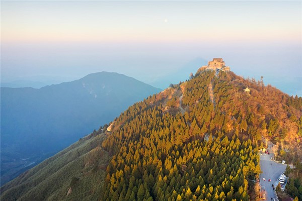 衡山在哪里属于哪个省:湖南省衡阳市南岳区(五岳之一)