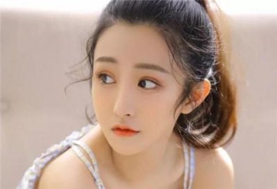 ​女生不开心了怎么哄她开心？不同阶段方法不同