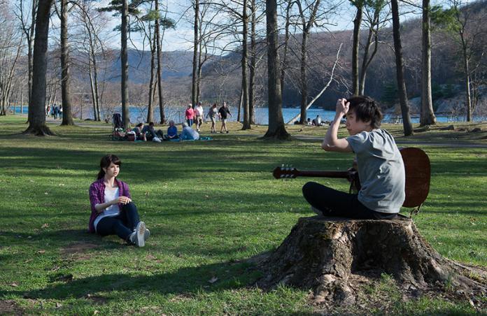 日本男子与自己的“硅胶女友”的日常，生活温馨恩爱有加