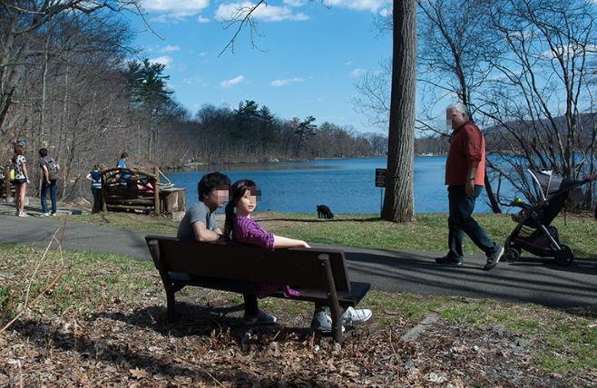 日本男子与自己的“硅胶女友”的日常，生活温馨恩爱有加