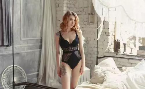 和女生第一次见面应该聊什么,第一次跟女生见面聊什么