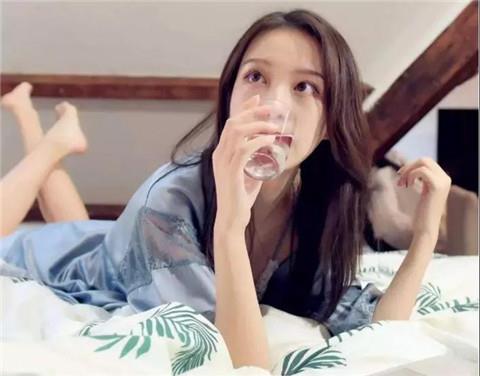 女生在大学怎么脱单 大学里女生快速脱单技巧