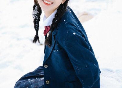 ​是个一月，第二次见面，相亲男试探性的对我肢体接触，拉手，说明什么？（我对